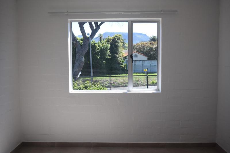 To Let 1 Bedroom Property for Rent in Bergvliet Western Cape